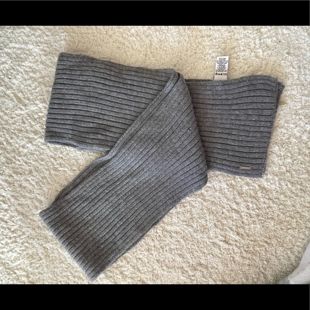 New Calvin Klein Grey Scarf